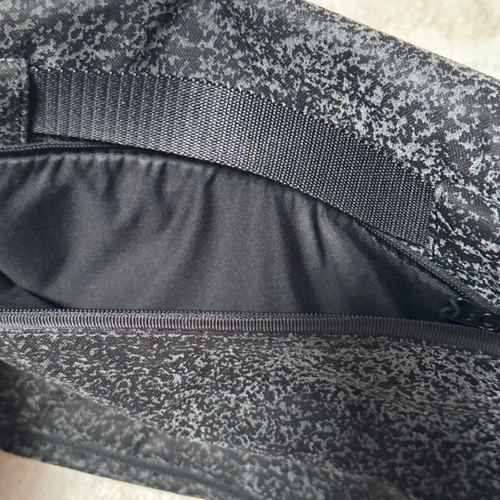 New Lululemon bag - Picture 11 of 13